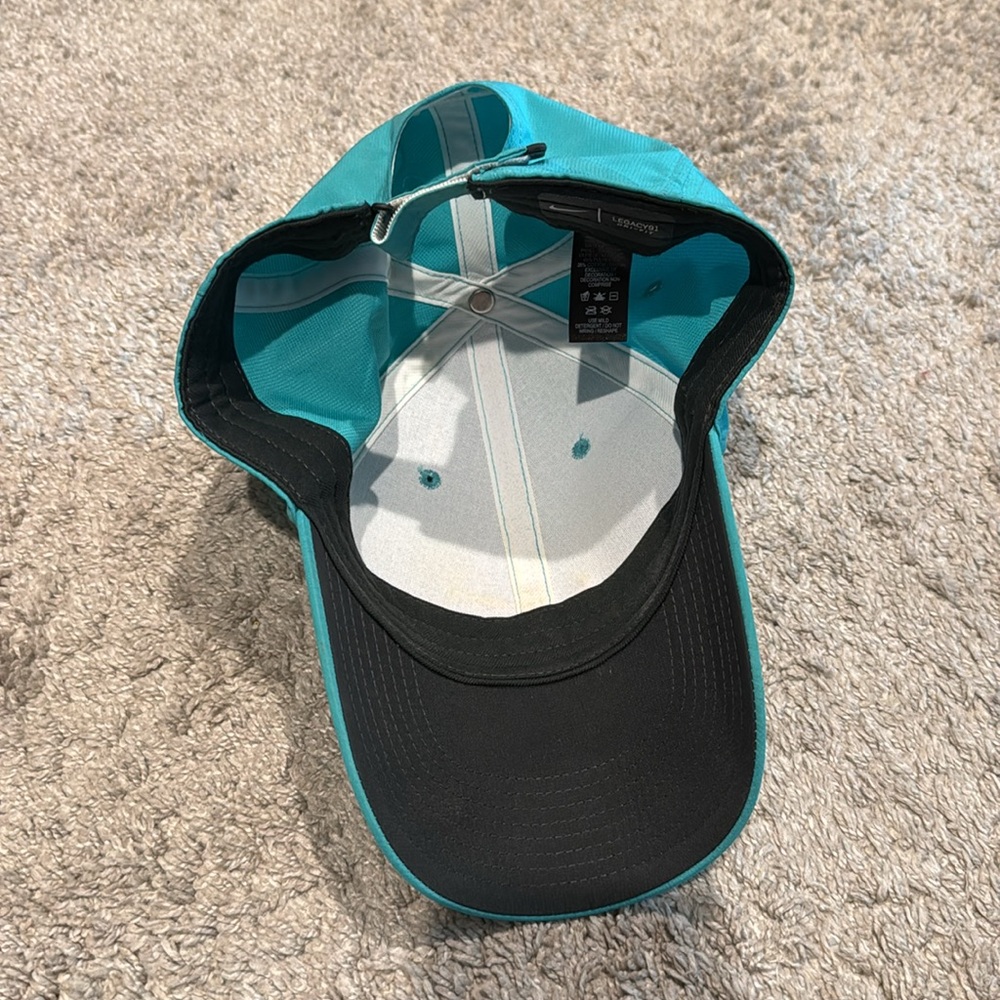 Turquoise Nike Cap - Picture 2 of 3